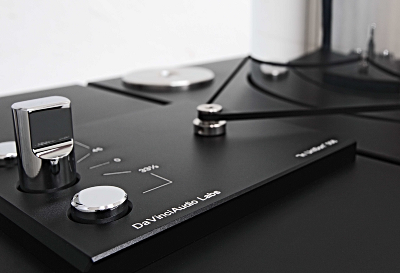 Illustration for article titled Turntable Porn